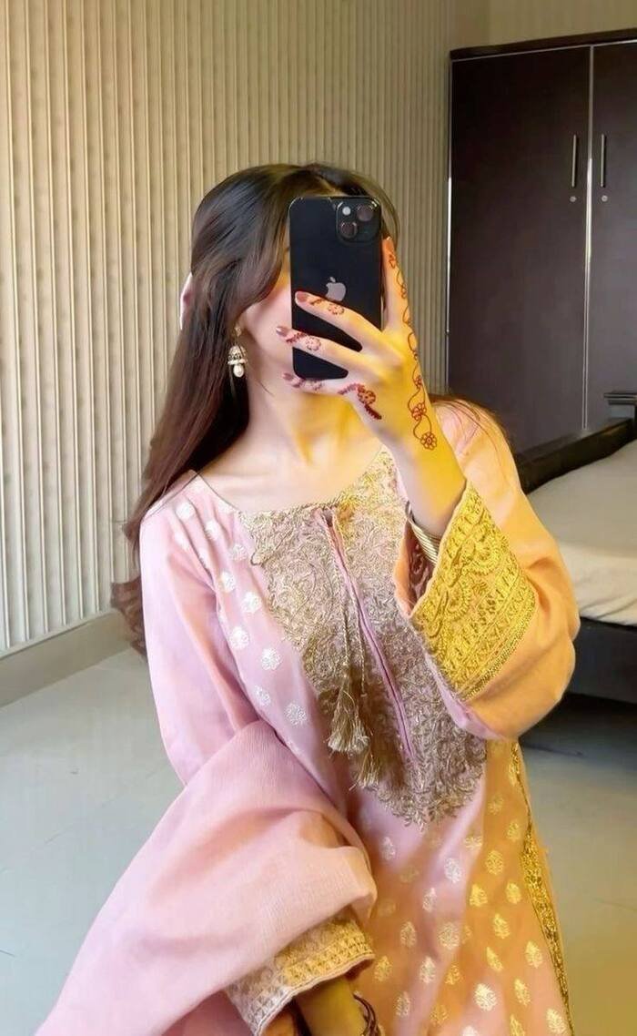 hd photo suit girl dp