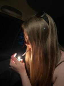 hd smoking girl dp