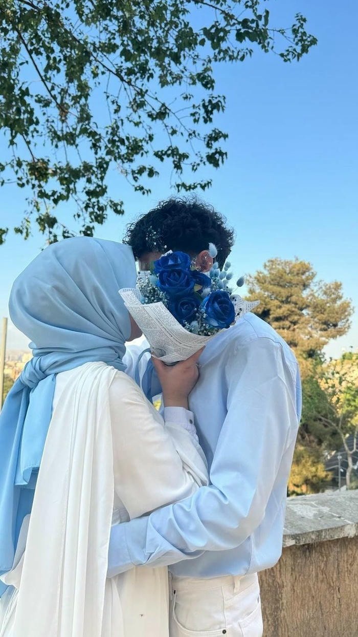 hijab love couple dp