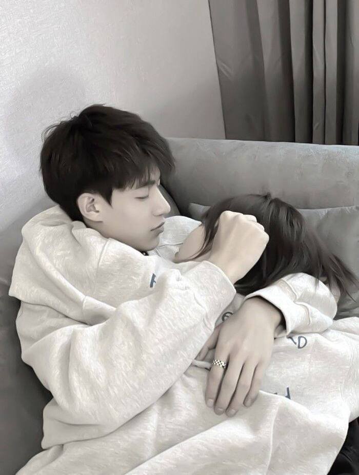 image couple hug dp full hd