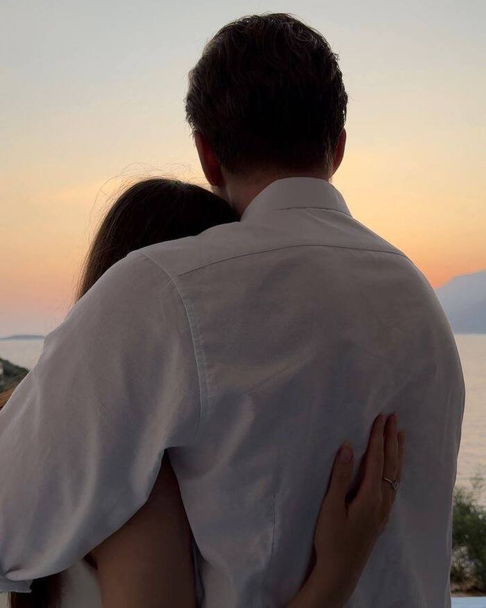 instagram couple hug dp aethetics full hd