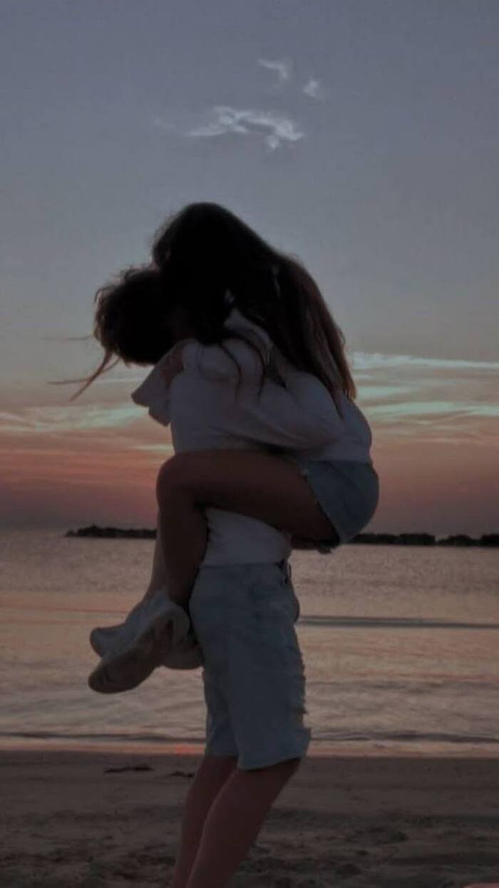 instagram couple hug dp aethetics hd