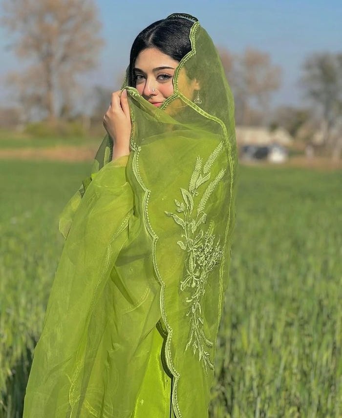 modern suit girl dp showing leadership and poise.