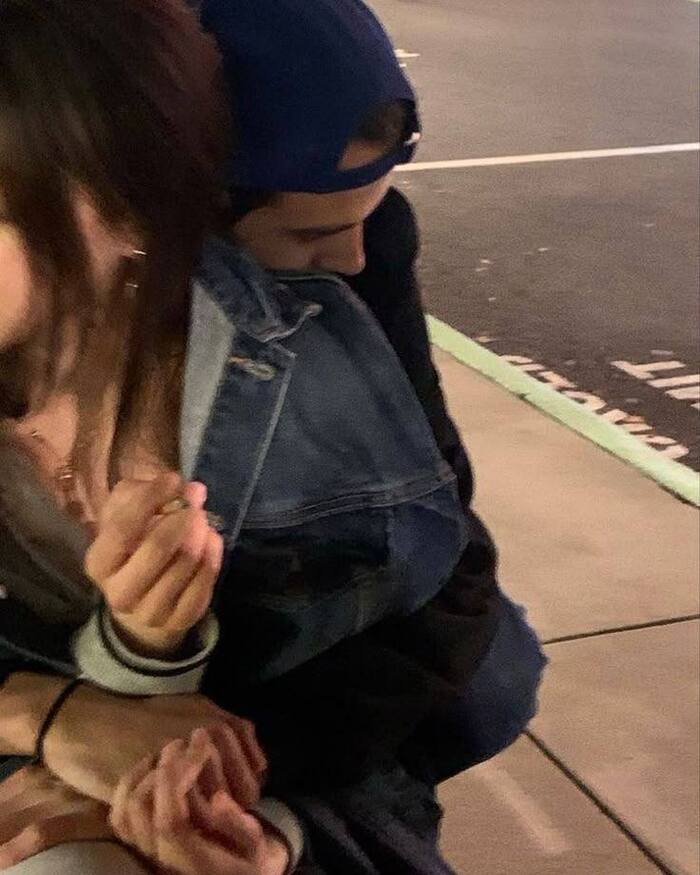 photo couple hug dp