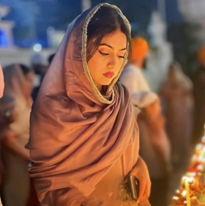 powerful suit girl dp showing authority and grace.