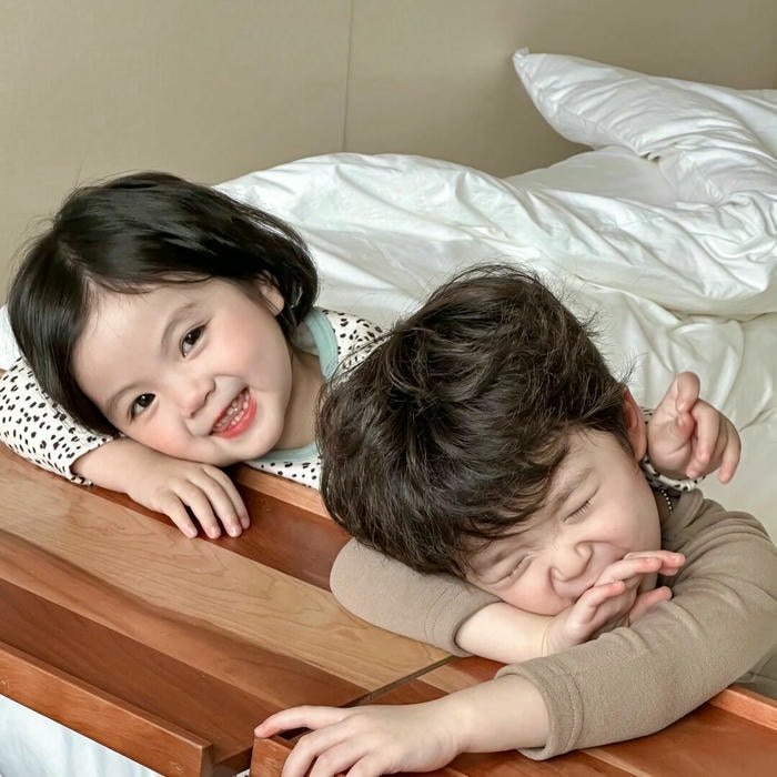 romantic baby couple dp