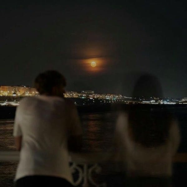 sad couple dp for whatsapp