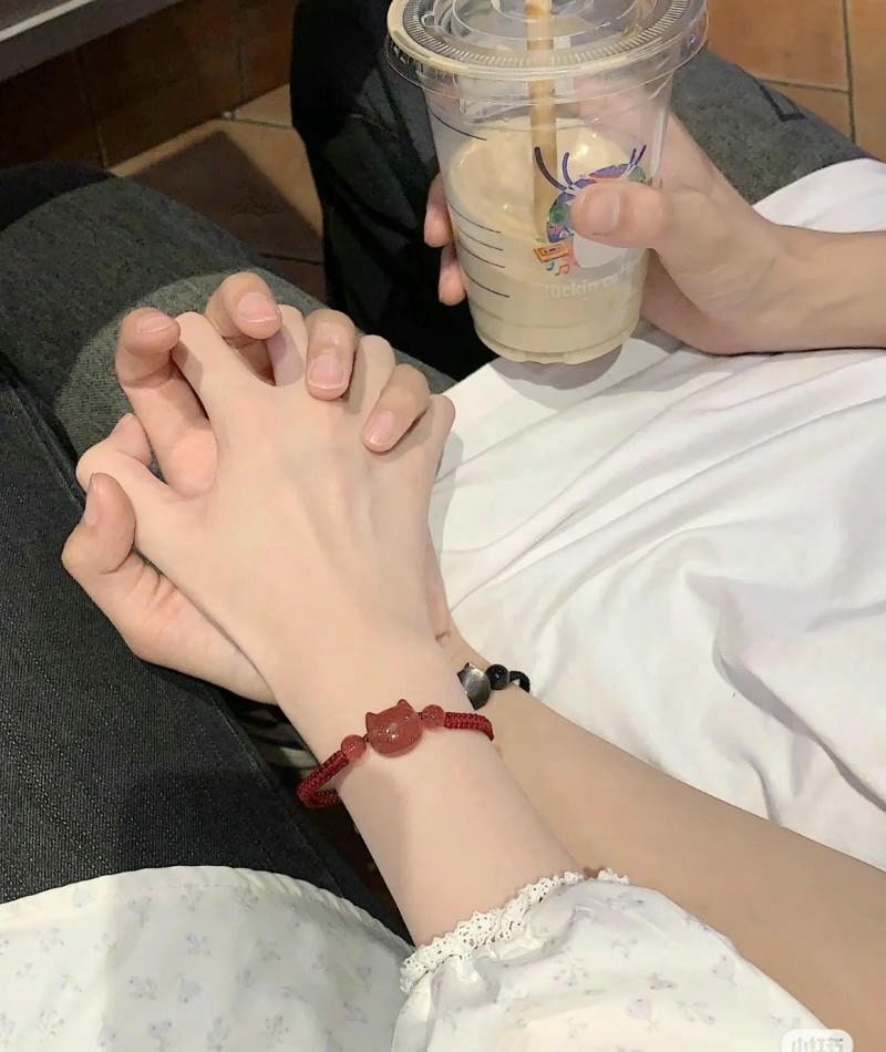 simple couple hands dp