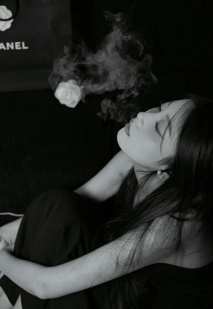 simple smoking girl dp for aesthetic mood.