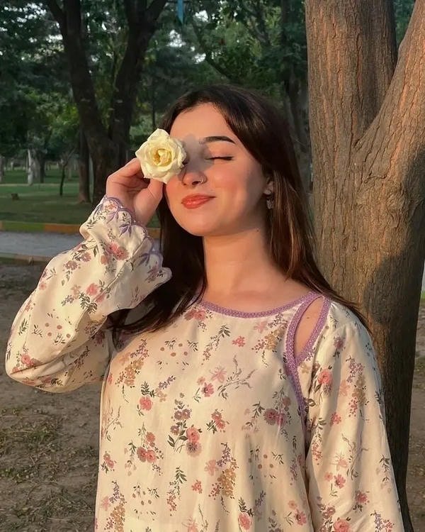 smart girl dp in natural light with confidence.