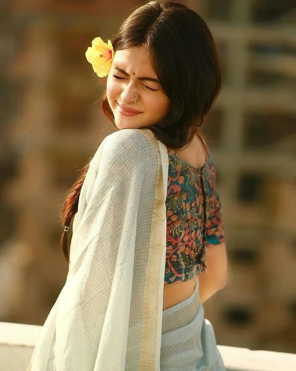 smart girl dp in soft daylight photography style.