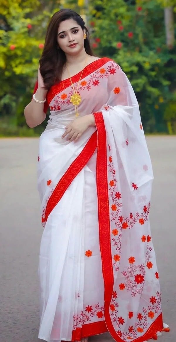 smart girl dp with gentle smile and bright eyes.