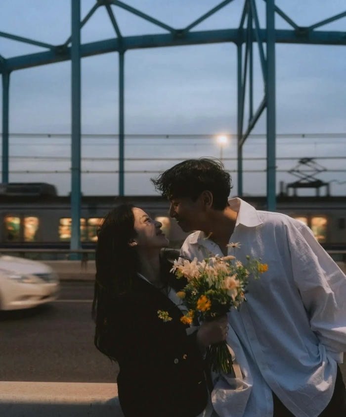 smiling couple pic dp