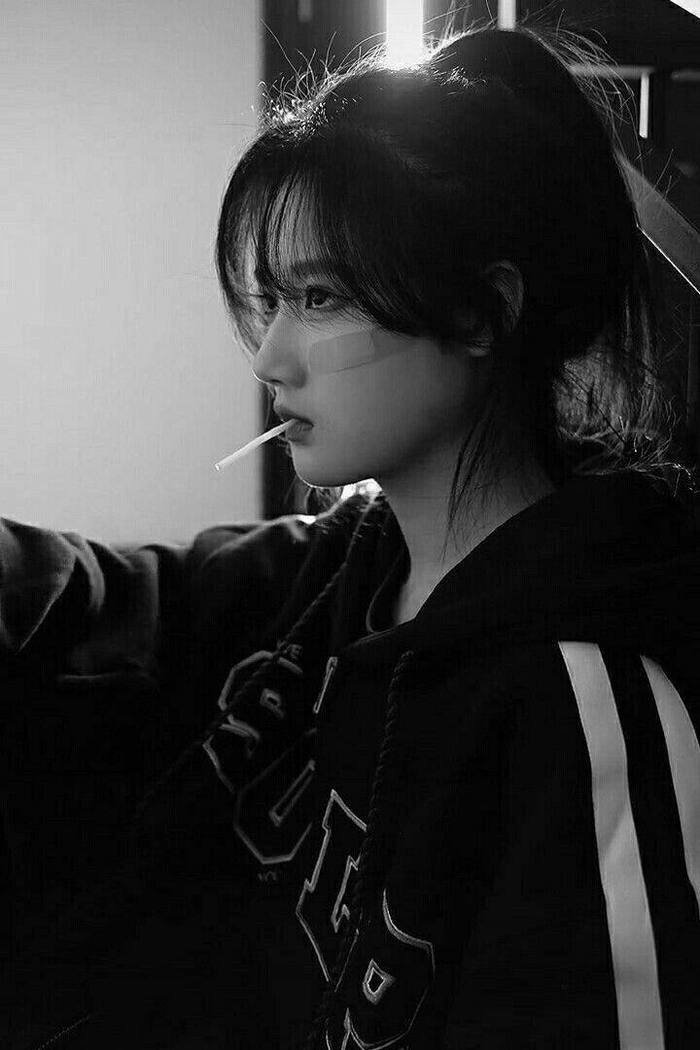 smoking girl dp aethetics full hd