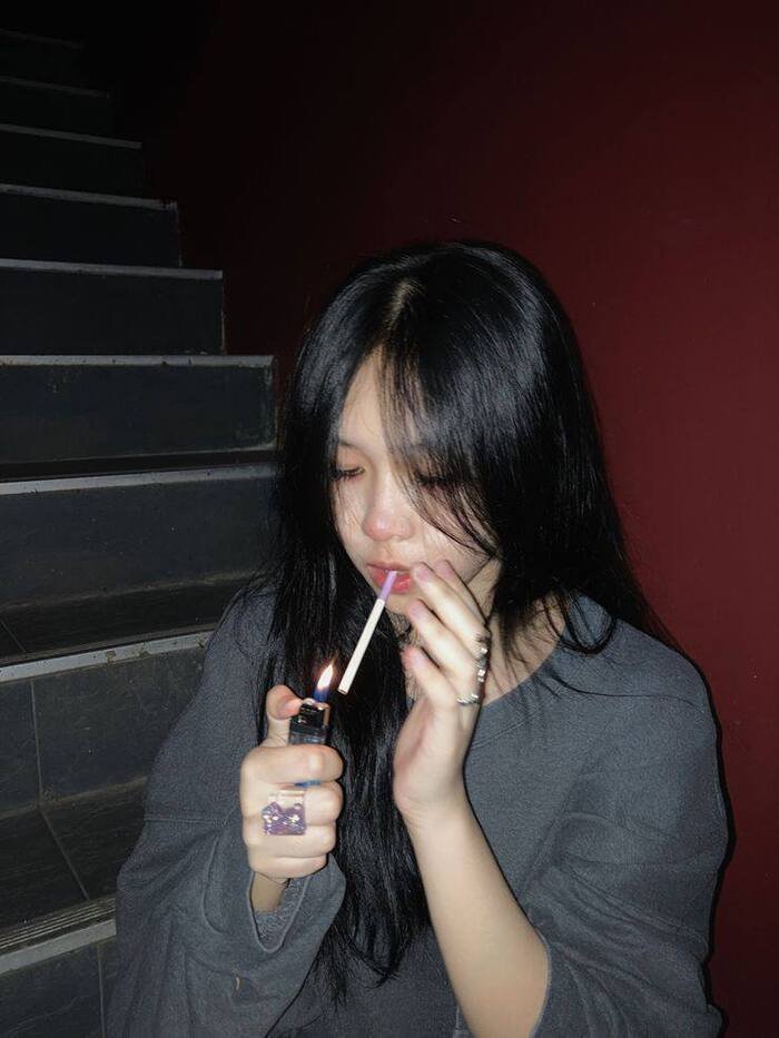 smoking girl dp aethetics hd