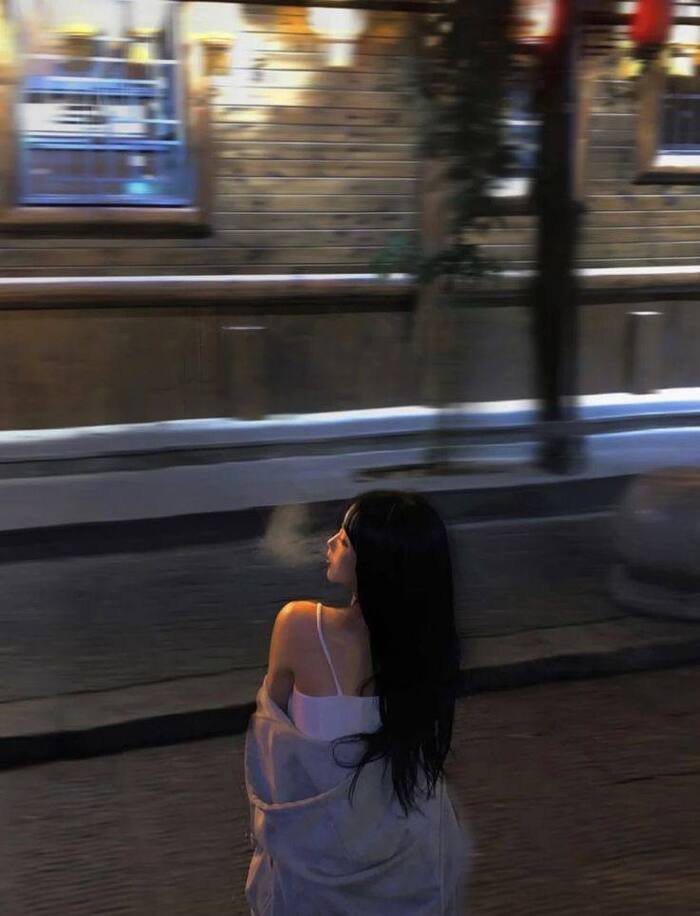 smoking girl dp aethetics photo