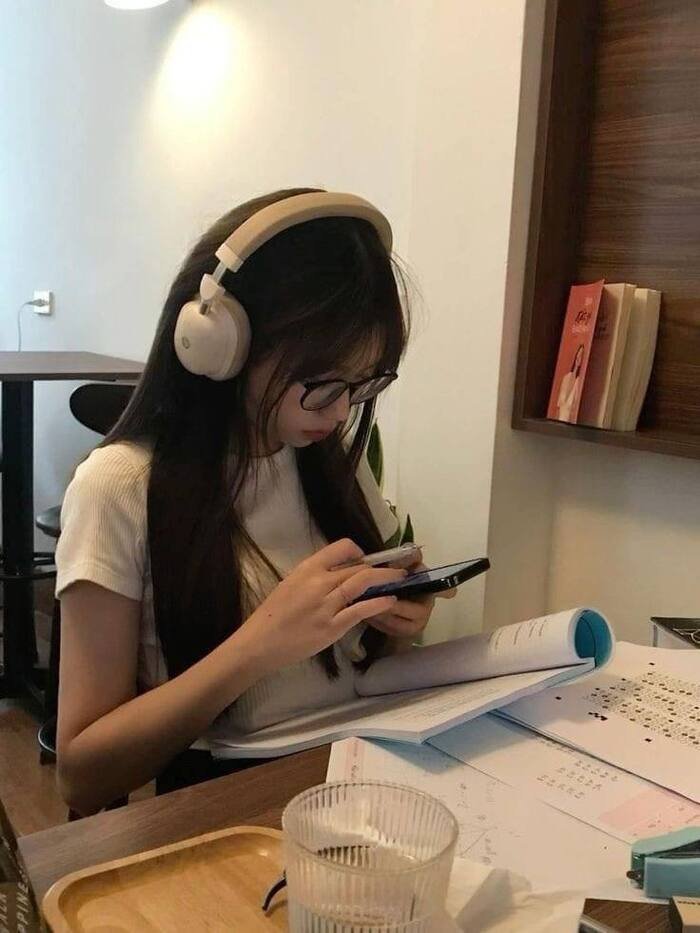 study girl dp image aethetics