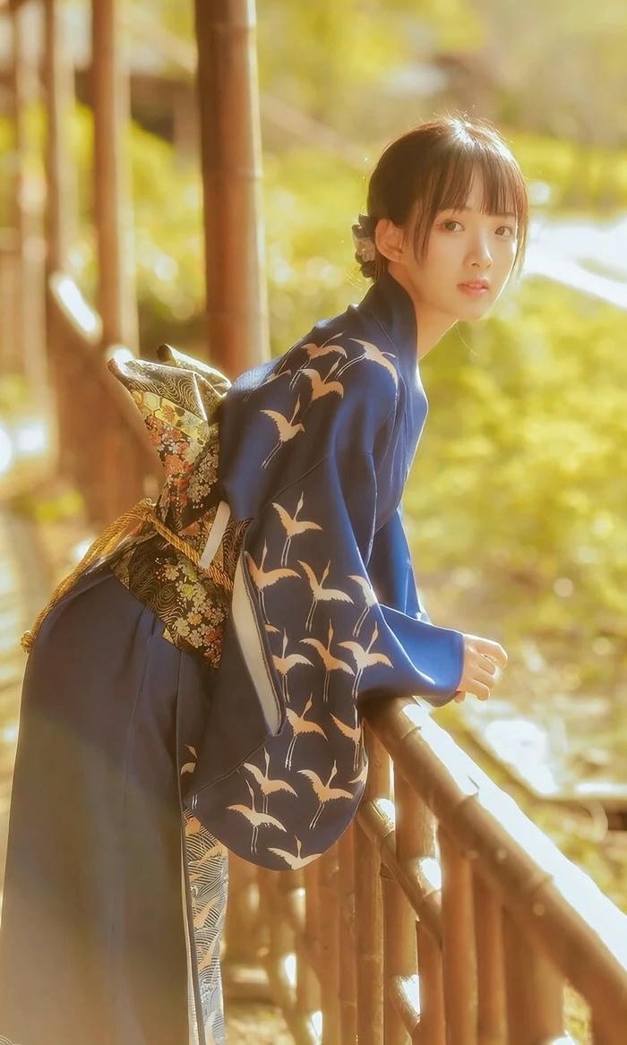 stylish dp for girls with hat and graceful smile.