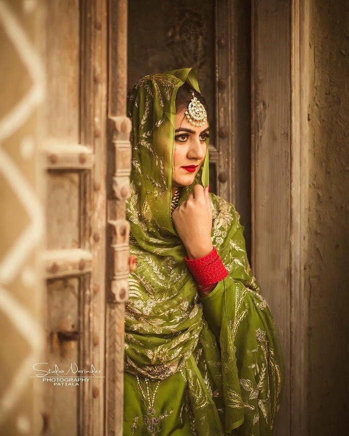 suit girl dp showing empowerment and elegance.