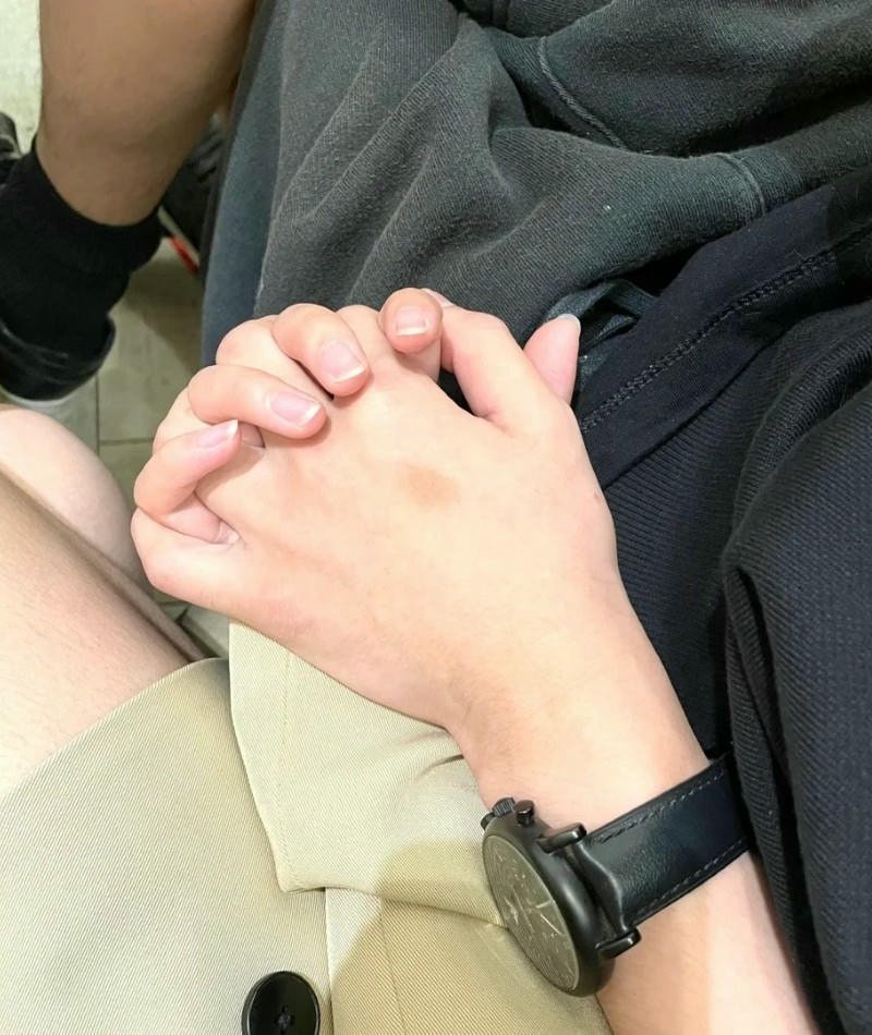 sunset couple hands dp