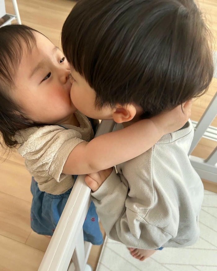 sweet baby couple dp