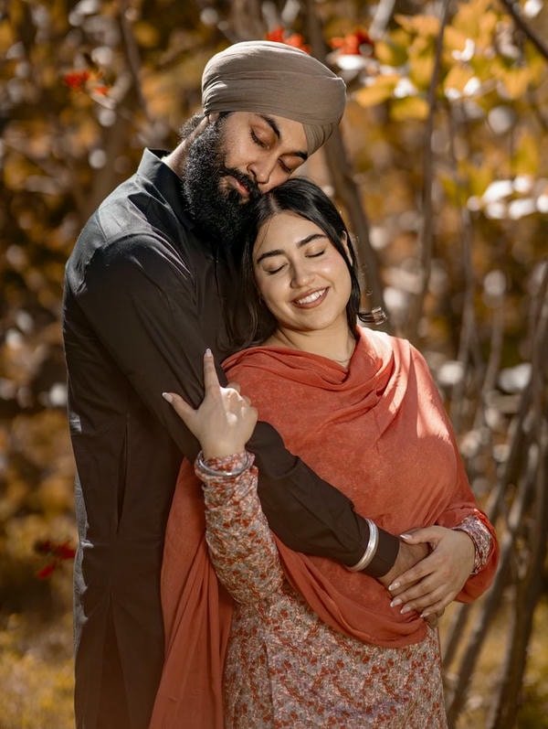 sweet moment punjabi couple dp