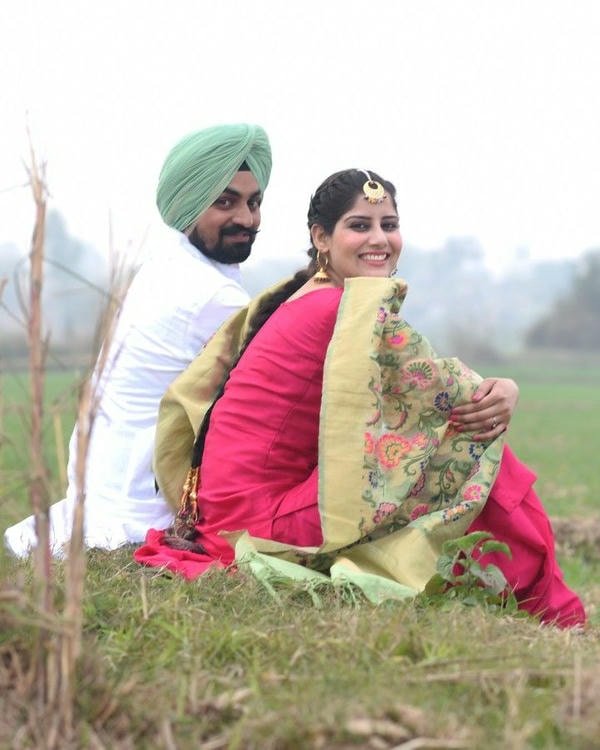 traditional punjabi couple dp