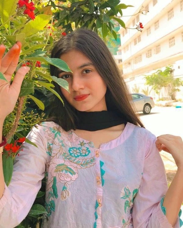 aesthetic village girls dp for rustic lifestyle theme.