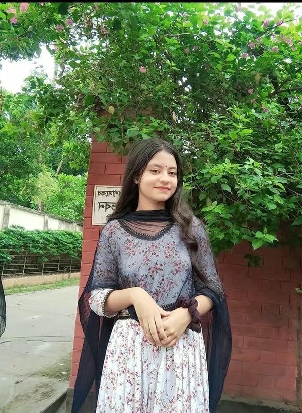 aesthetic village girls dp in green field background.