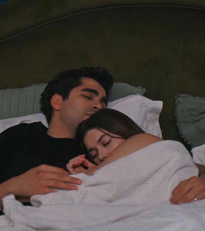 aethetic forehead kiss images romantic hd