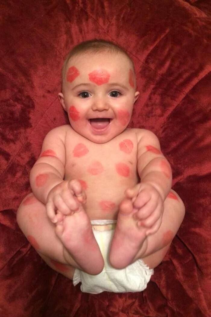 baby kiss image adore