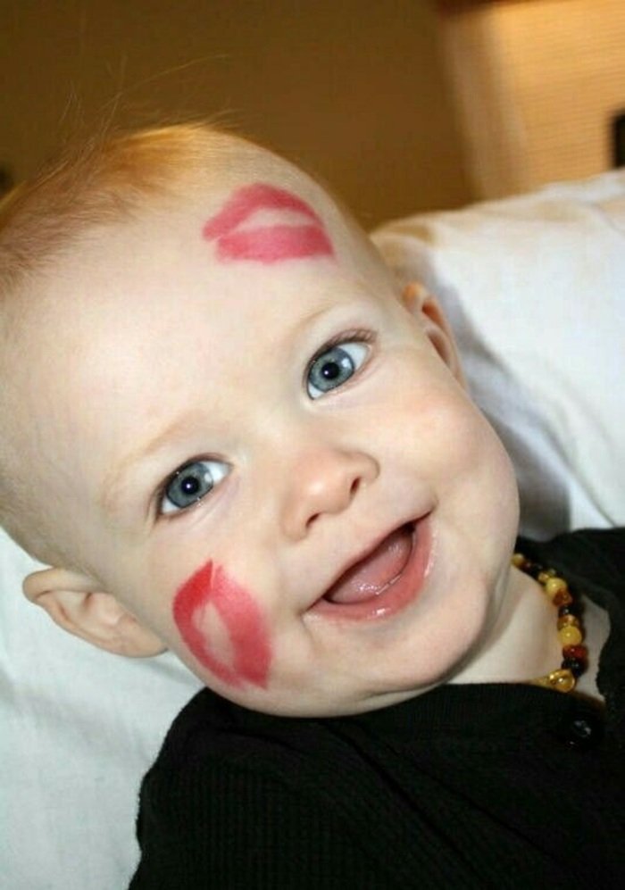 baby kiss image hot