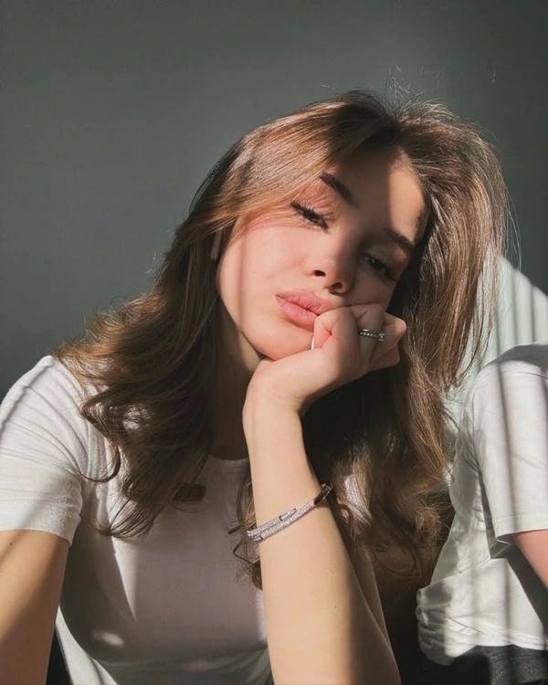 beautiful sweet girl dp showing warmth and grace.