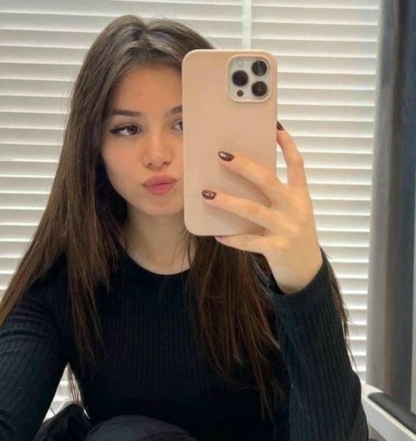 beautiful sweet girl dp with natural background.