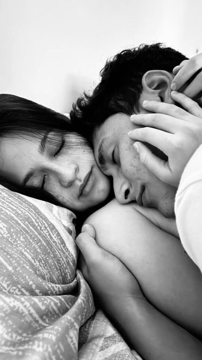 boobs kiss image aethetic black and white