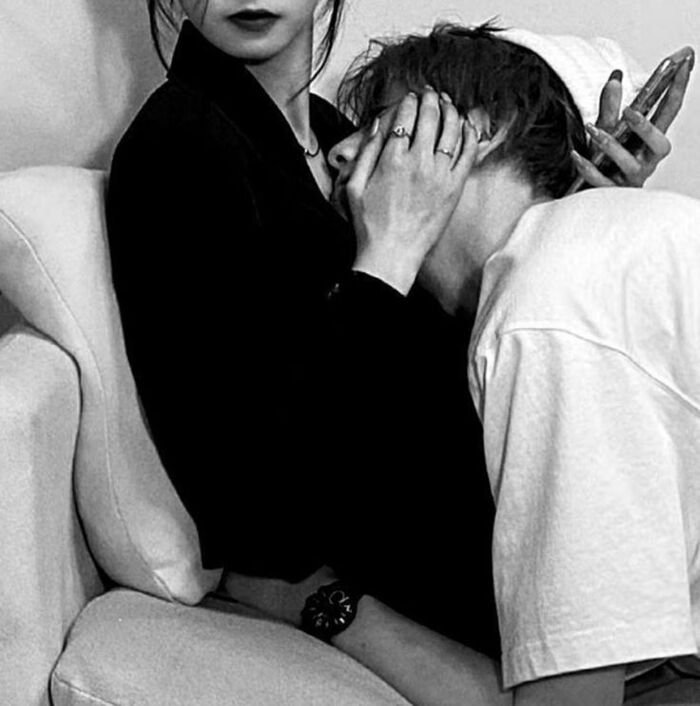 chest kiss image black and white