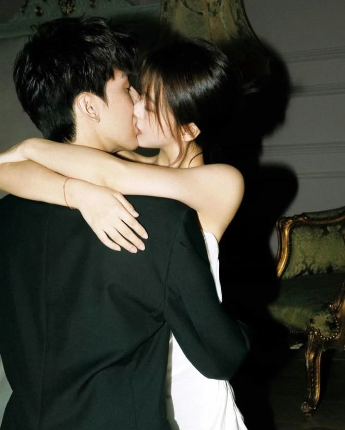 couple kiss images full hd