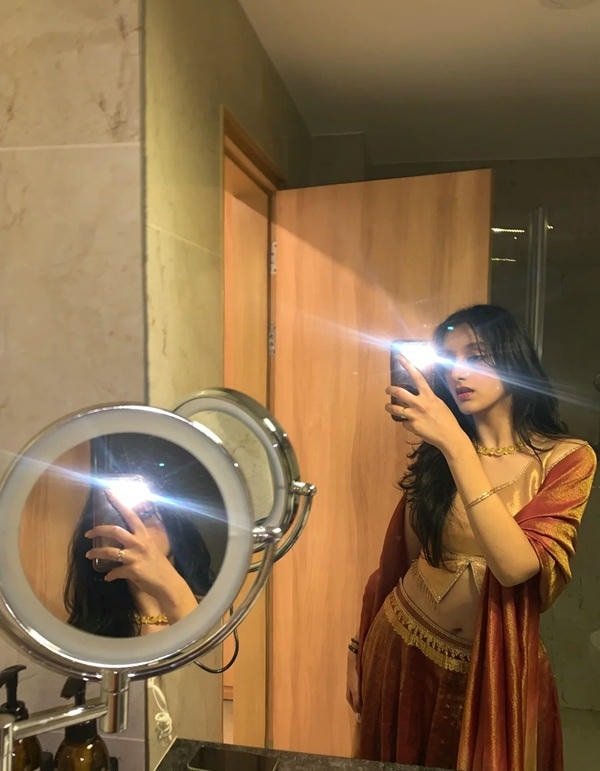 cute sweet girl dp with natural innocent smile.