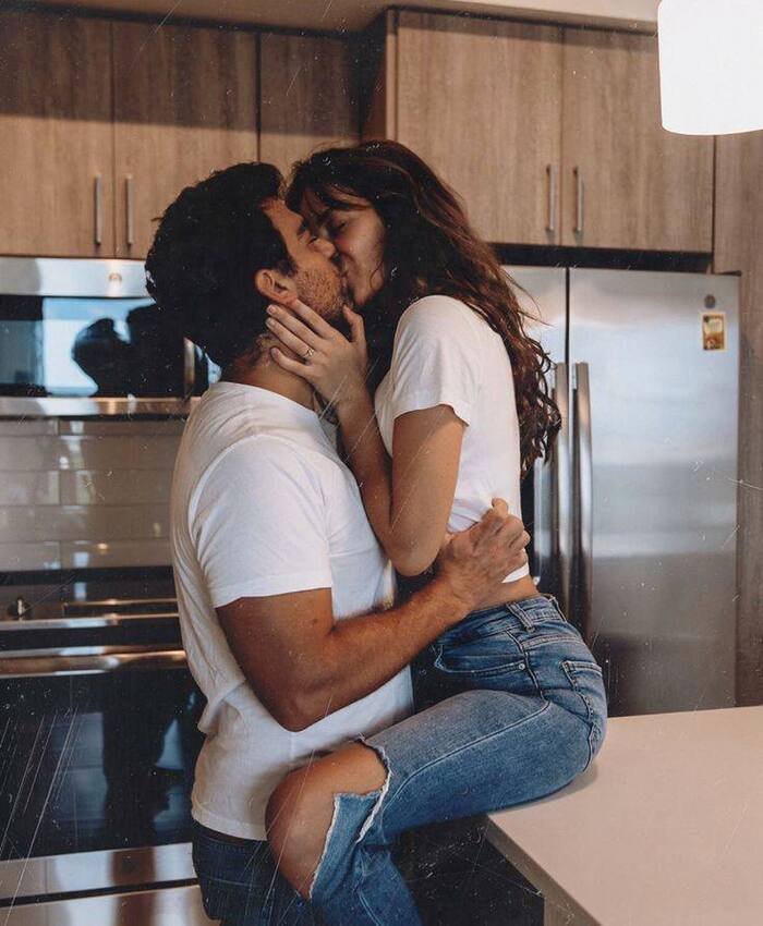 deep kiss image fullsize