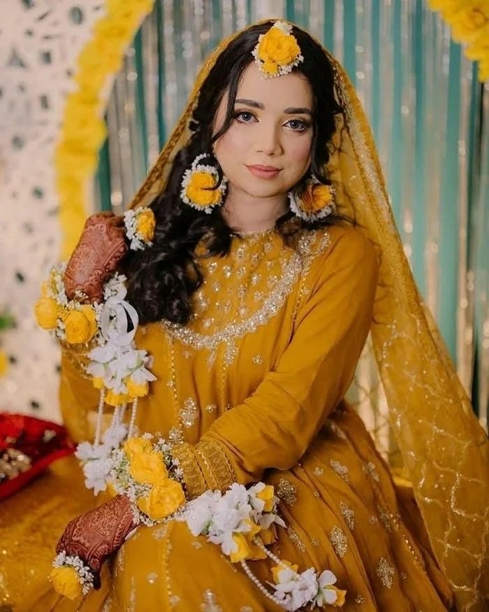 fashion single girl dp with cool confident pose.