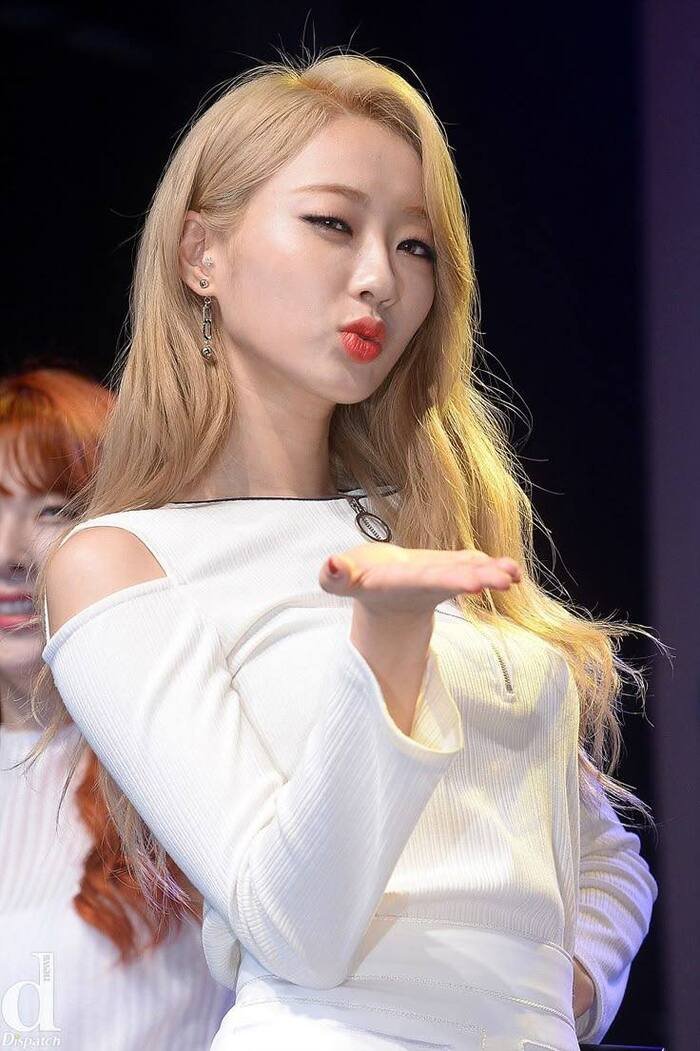 flying kiss image kpop