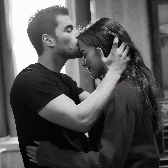 forehead kiss images aethetic hot