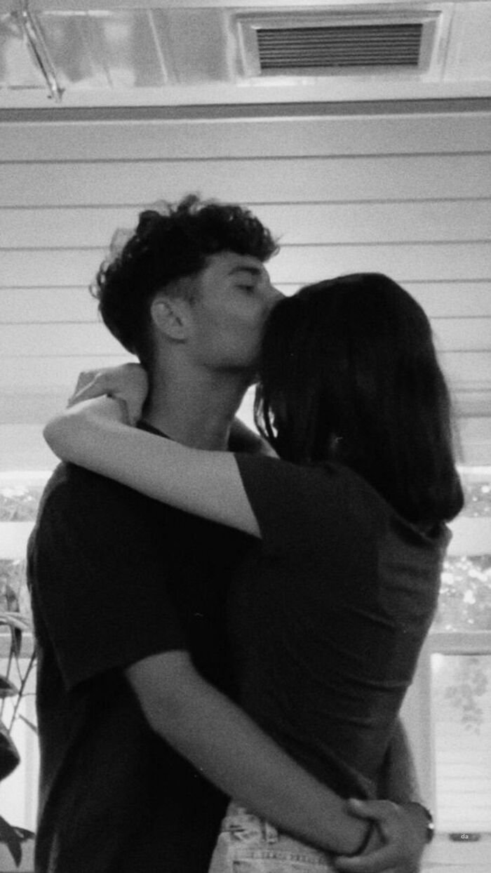 forehead kiss images hot hd