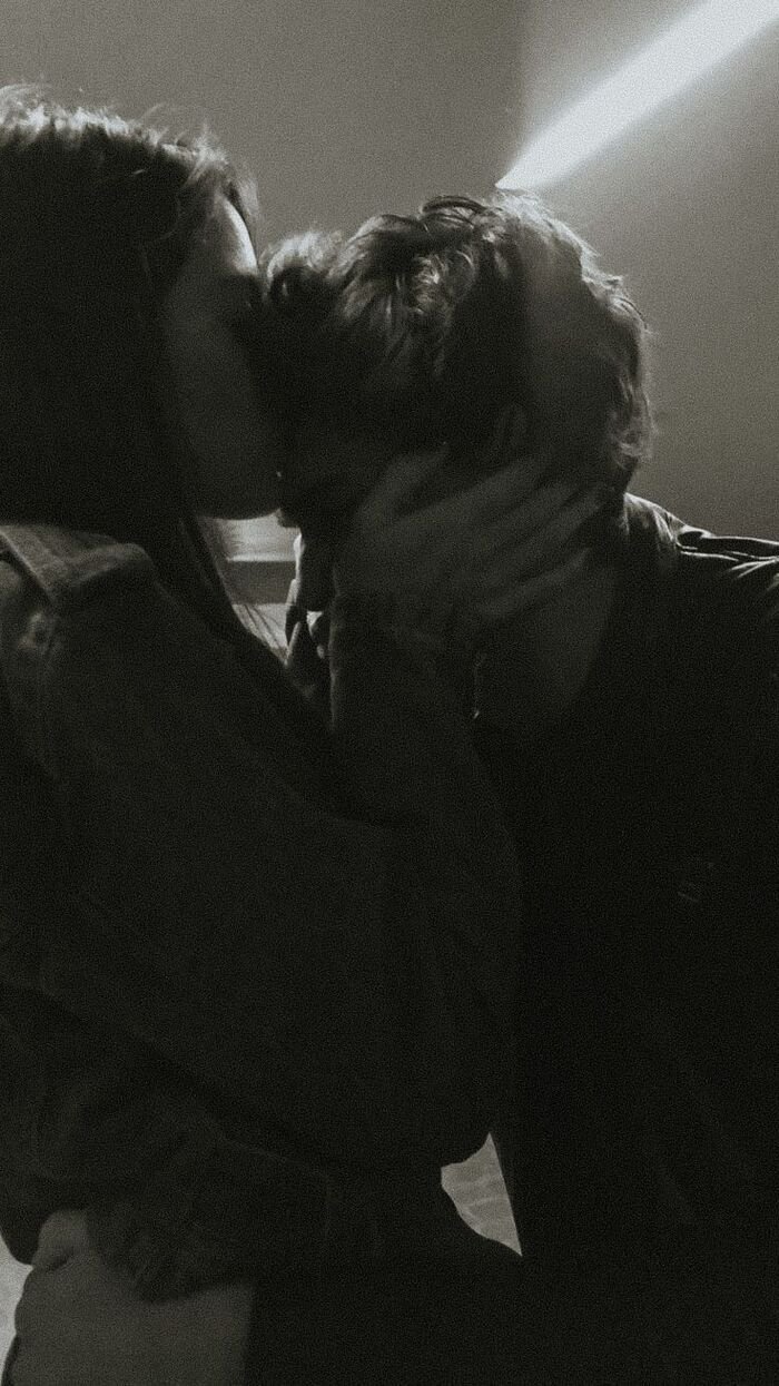 forehead kiss images hot