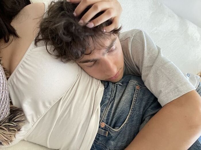 full hd hot chest kiss image