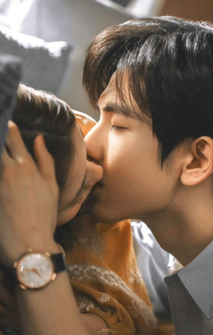 full hd kiss image hot