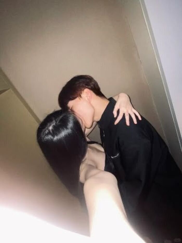 full hd pintetest couple kiss images