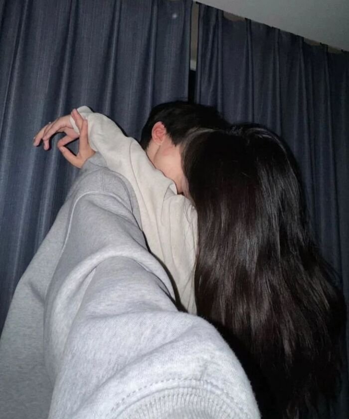 fullsize couple kiss images