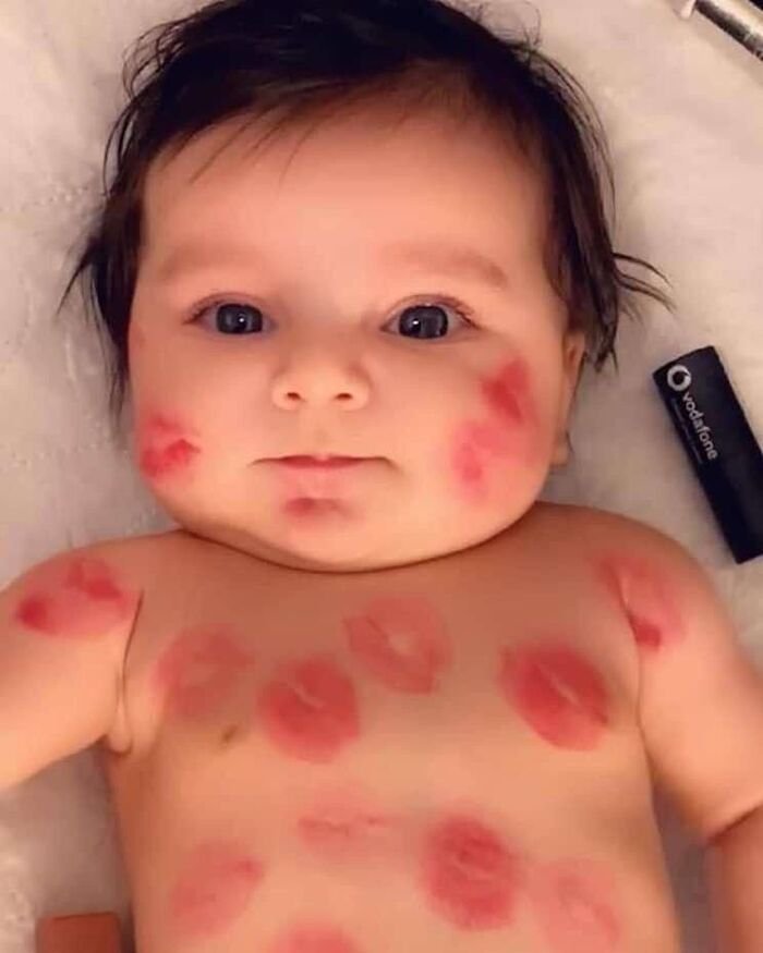 hd cute baby kiss image