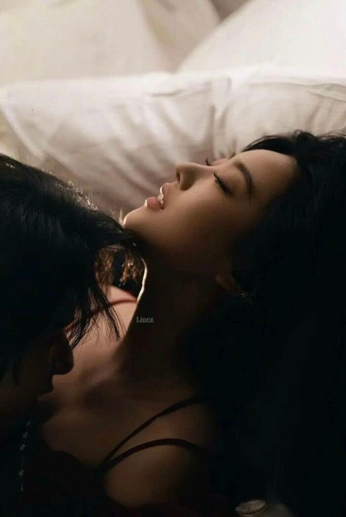 hot chest kiss image pinterest ig